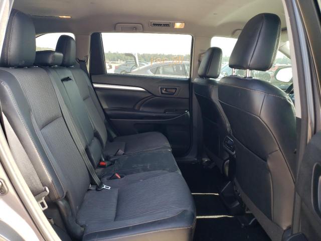 Photo 6 from auction – 2016 TOYOTA HIGHLANDER with VIN 5TDZKRFHXGS174135