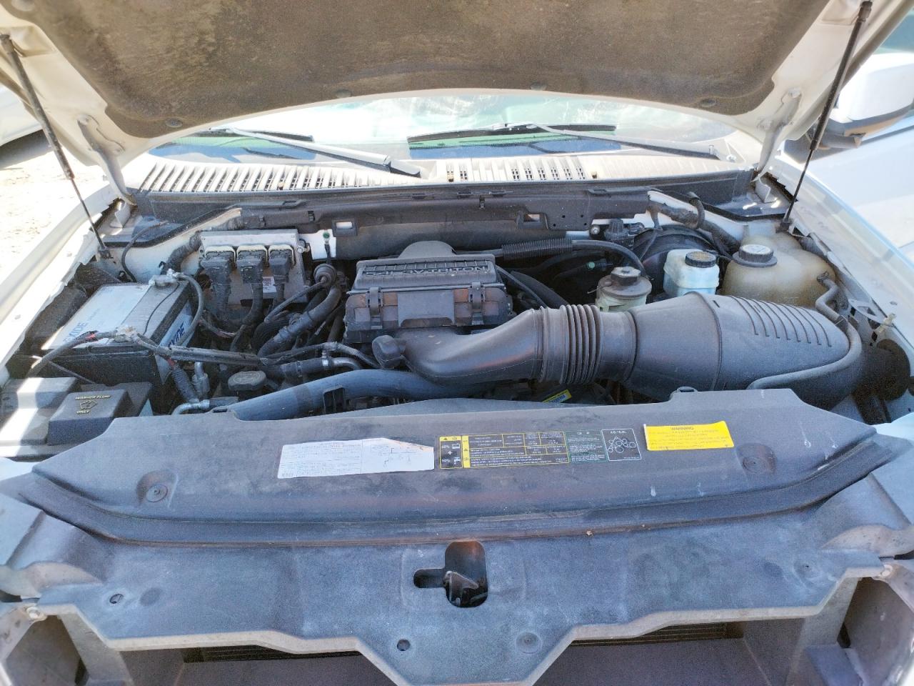 Photo 7 from auction – 2005 LINCOLN NAVIGATOR with VIN 5LMFU27525LJ06525