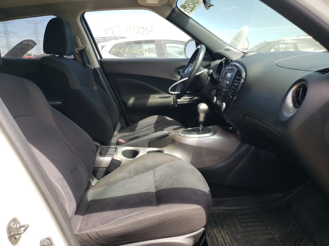 Photo 5 from auction – 2011 NISSAN JUKE S with VIN JN8AF5MV1BT015652