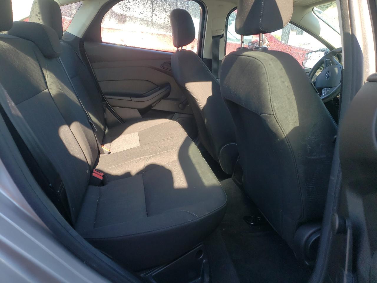 Photo 6 from auction – 2016 FORD FOCUS S with VIN 1FADP3E20GL384577