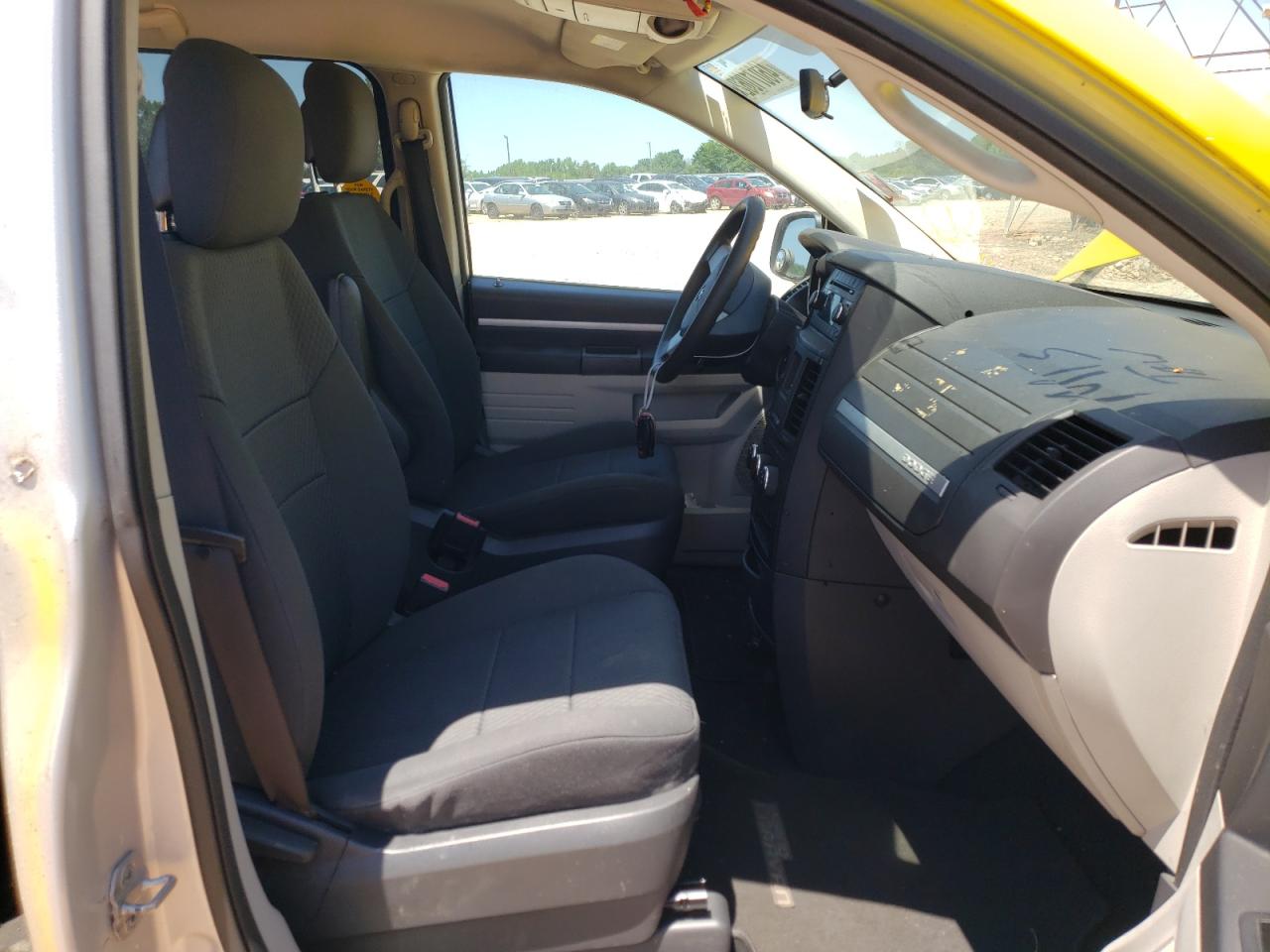 Photo 5 from auction – 2010 DODGE GRAND CARA with VIN 2D4RN4DE1AR310951