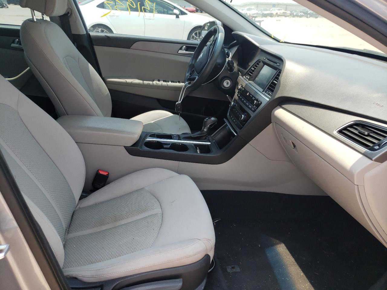 Photo 5 from auction – 2016 HYUNDAI SONATA SE with VIN 5NPE24AF9GH292948