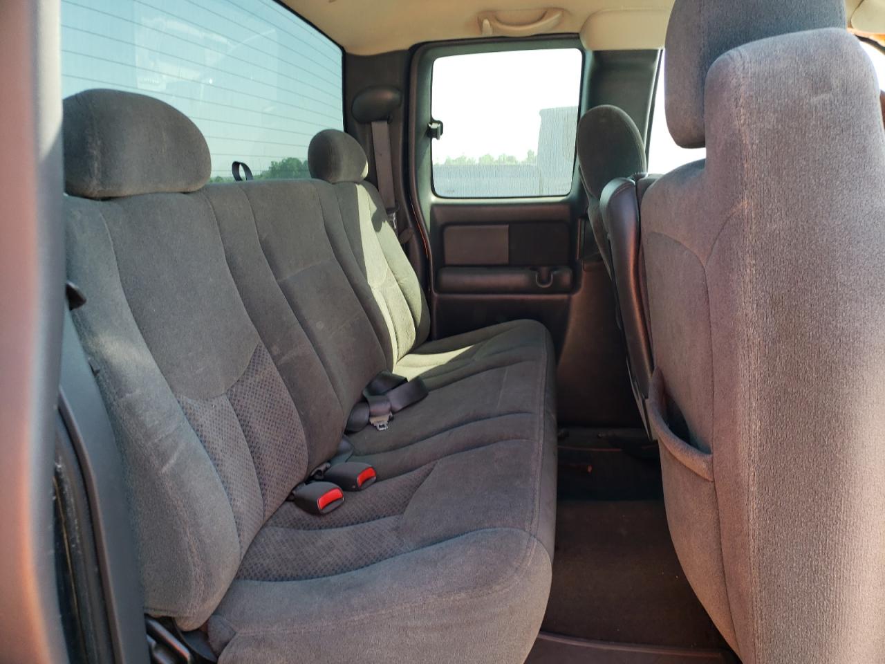 Photo 6 from auction – 2003 CHEVROLET SILVERADO with VIN 2GCEC19V331264307