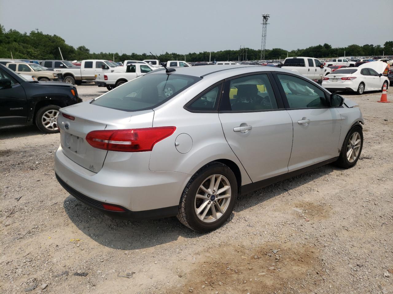 Photo 17 from auction – 2018 FORD FOCUS SE with VIN 1FADP3FE3JL271514