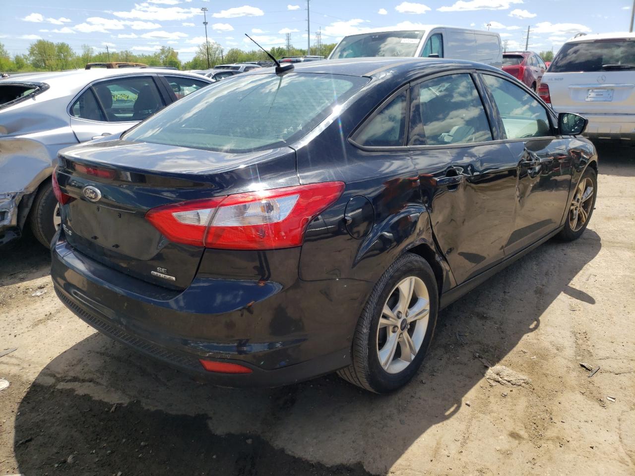 Photo 4 from auction – 2014 FORD FOCUS SE with VIN 1FADP3F27EL245882