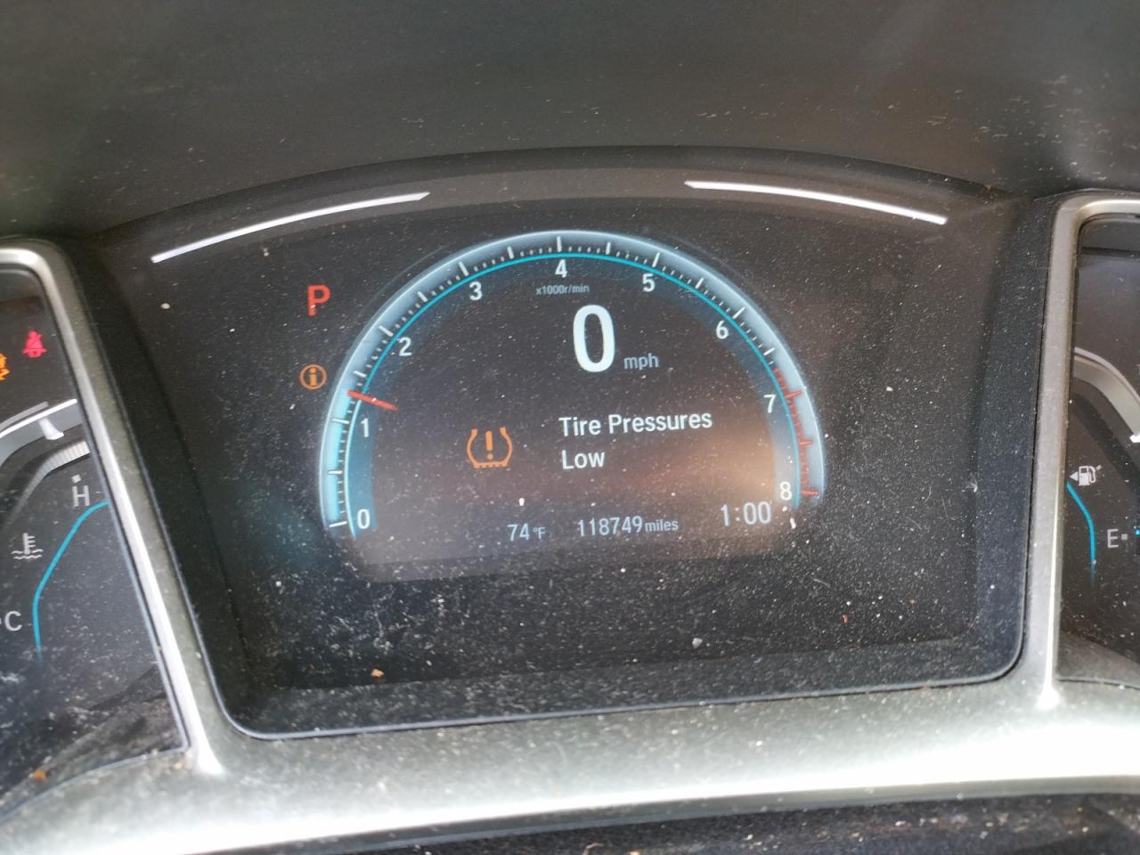 Photo 8 from auction – 2017 HONDA CIVIC EX with VIN 19XFC2F71HE064956