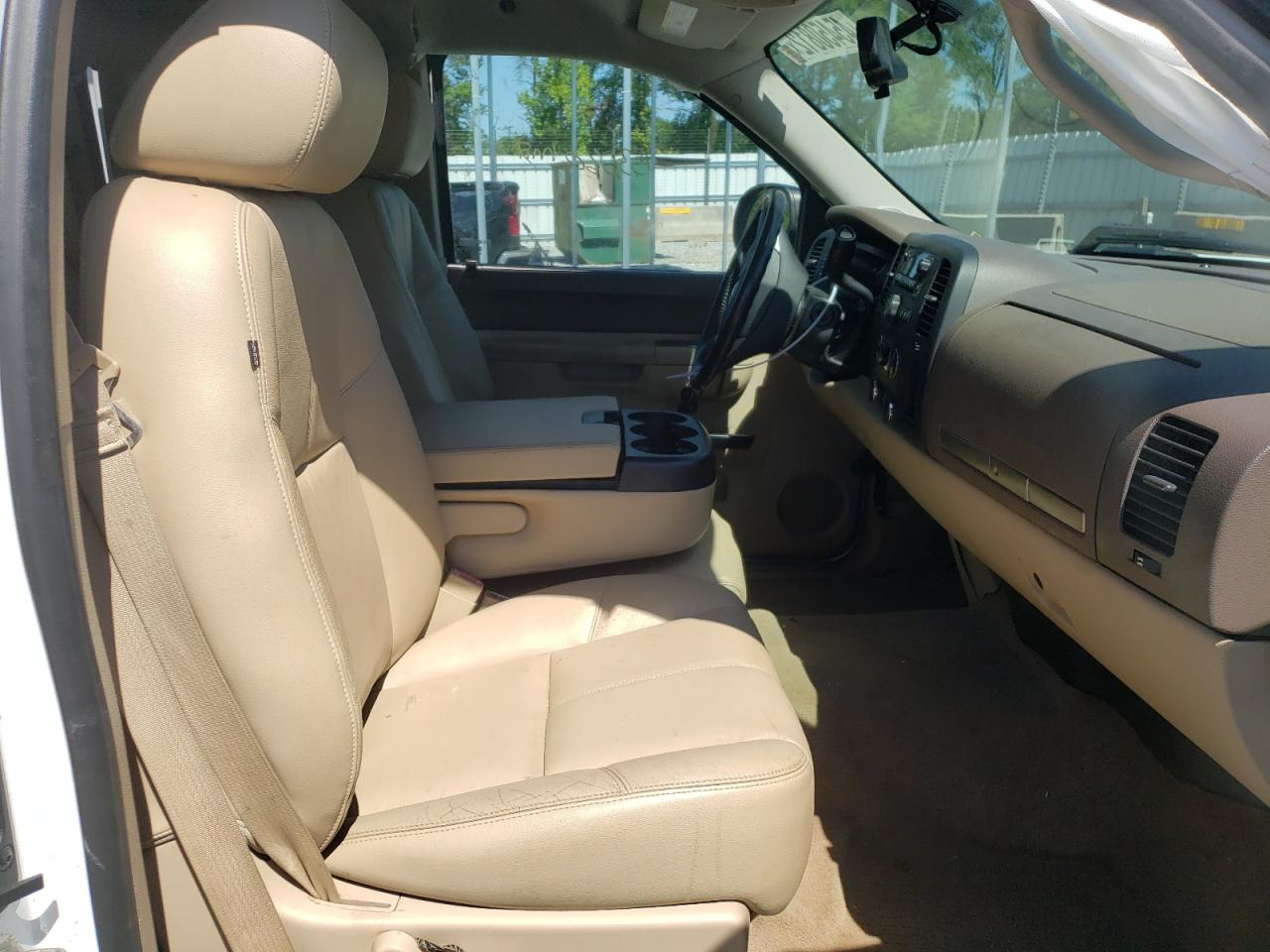 Photo 5 from auction – 2013 CHEVROLET SILVERADO with VIN 1GCRCSE04DZ167157