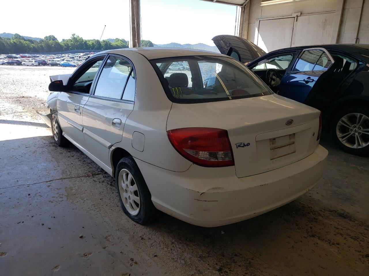 Photo 3 from auction – 2005 KIA RIO with VIN KNADC125956361686