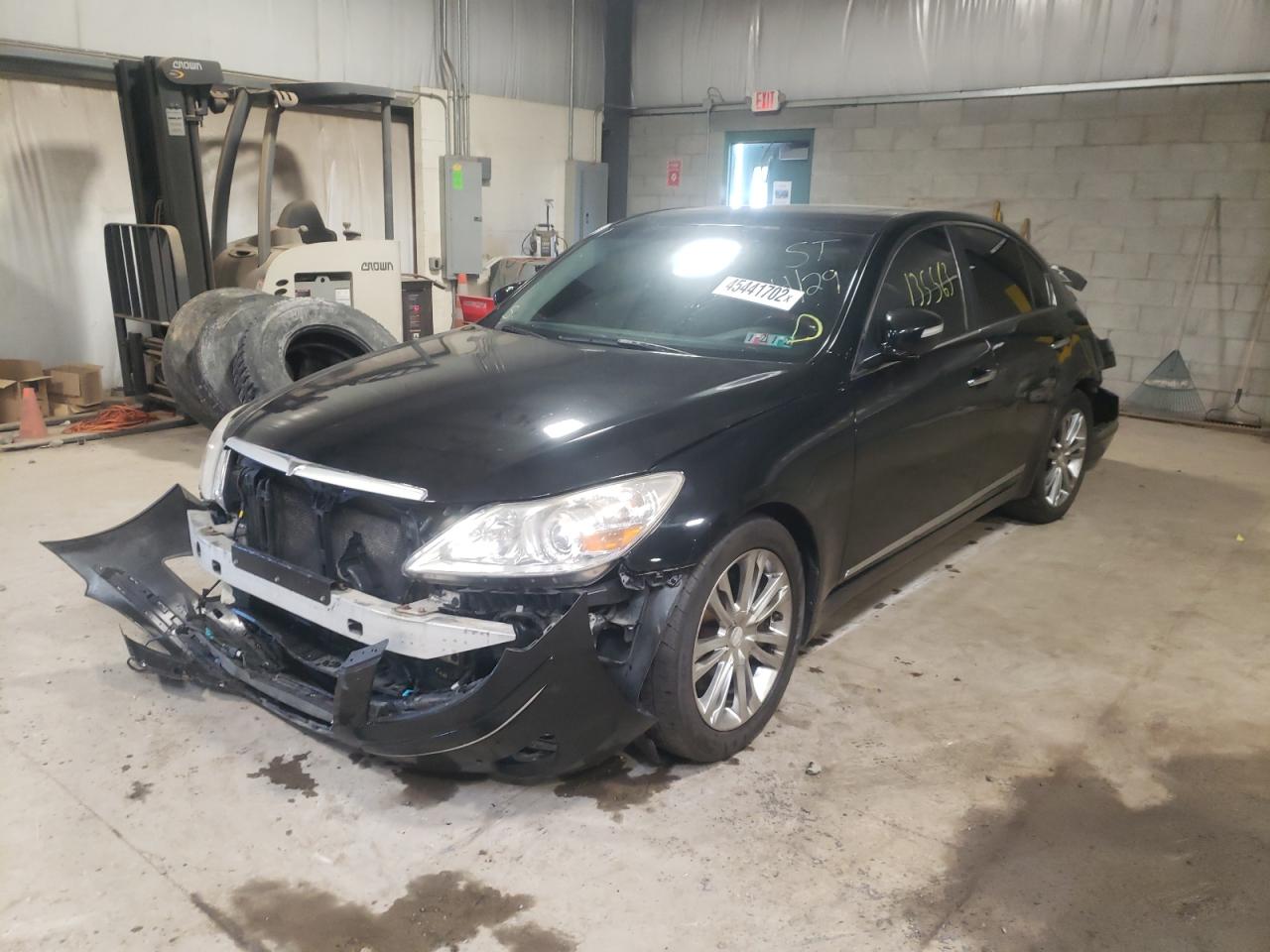 Photo 2 from auction – 2011 HYUNDAI GENESIS 4. with VIN KMHGC4DF6BU119612