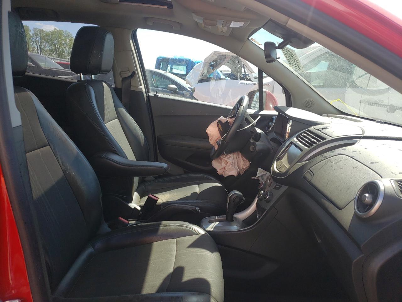 Photo 5 from auction – 2015 CHEVROLET TRAX 1LT with VIN KL7CJRSB5FB225859