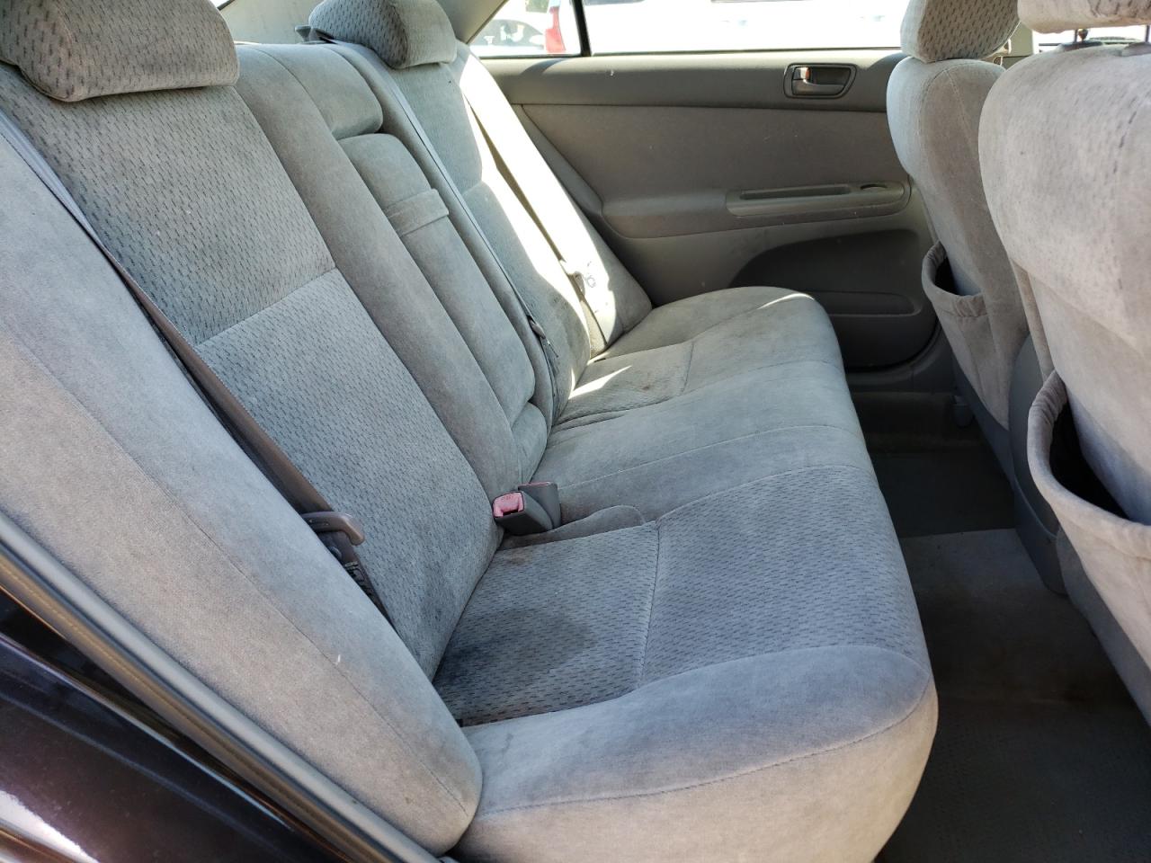 Photo 6 from auction – 2004 TOYOTA CAMRY LE with VIN 4T1BE32K04U916634