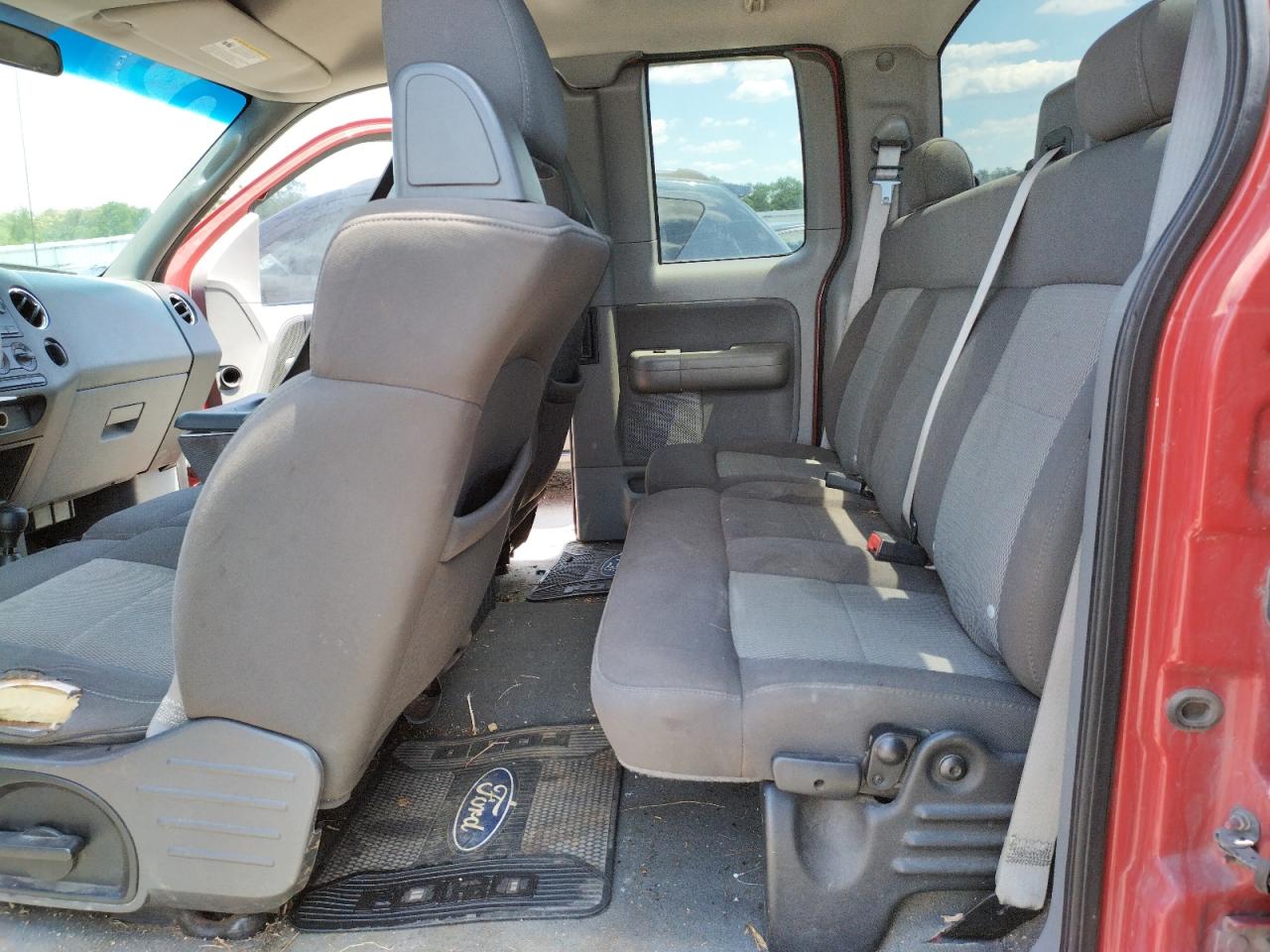 Photo 6 from auction – 2006 FORD F150 with VIN 1FTRX14W16NB45244
