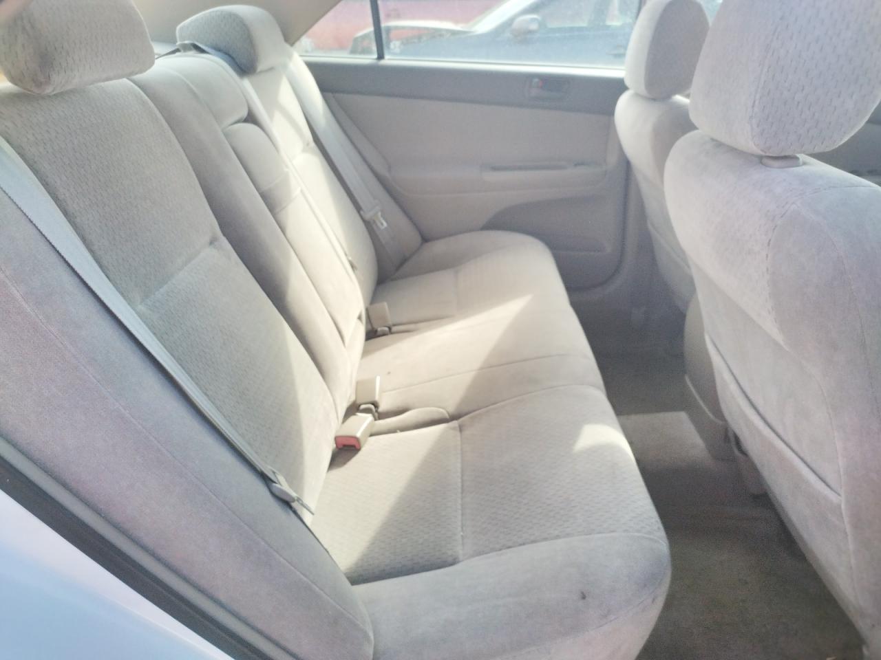 Photo 6 from auction – 2002 TOYOTA CAMRY LE with VIN JTDBE32K420041695