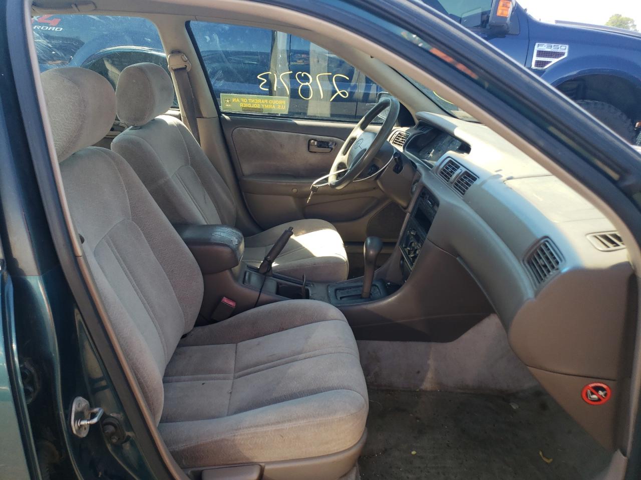 Photo 5 from auction – 1997 TOYOTA CAMRY CE with VIN 4T1BG22K3VU021242