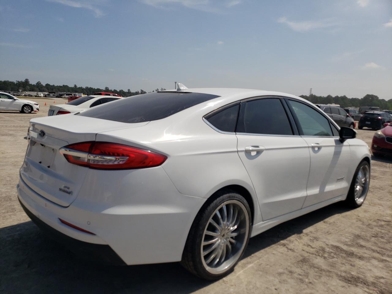 Photo 4 from auction – 2019 FORD FUSION SE with VIN 3FA6P0LU1KR120564