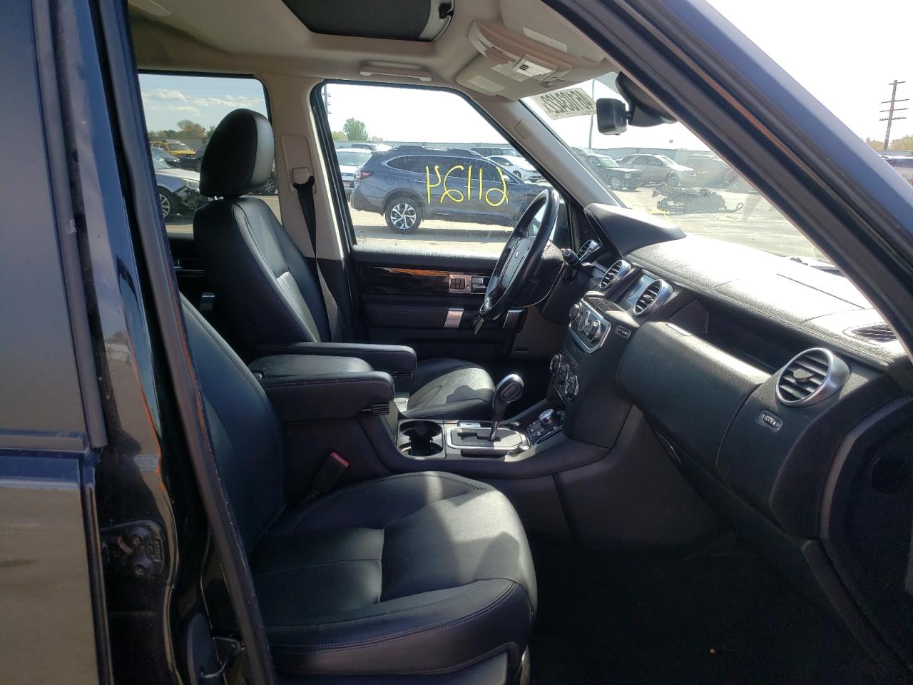 Photo 5 from auction – 2012 LAND ROVER LR4 HSE LU with VIN SALAK2D45CA622351