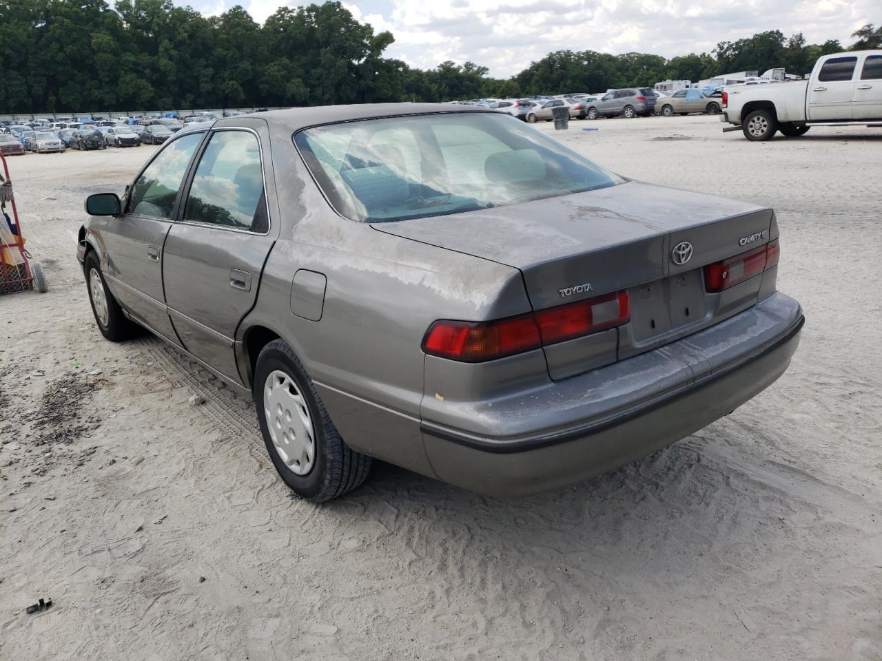 Photo 3 from auction – 1997 TOYOTA CAMRY CE with VIN 4T1BG22K6VU100176