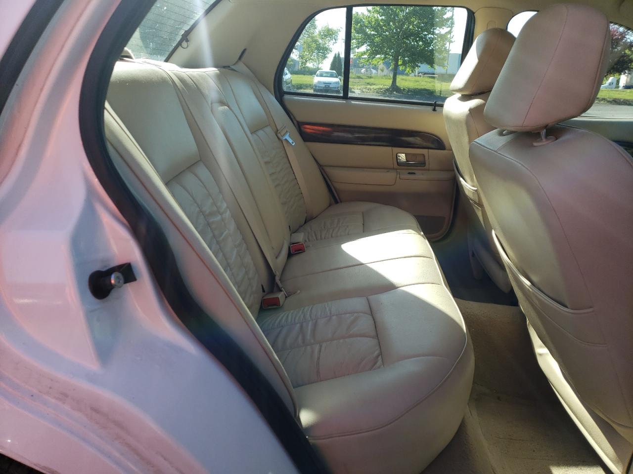 Photo 18 from auction – 2007 MERCURY GRAND MARQ with VIN 2MEFM74V47X621104