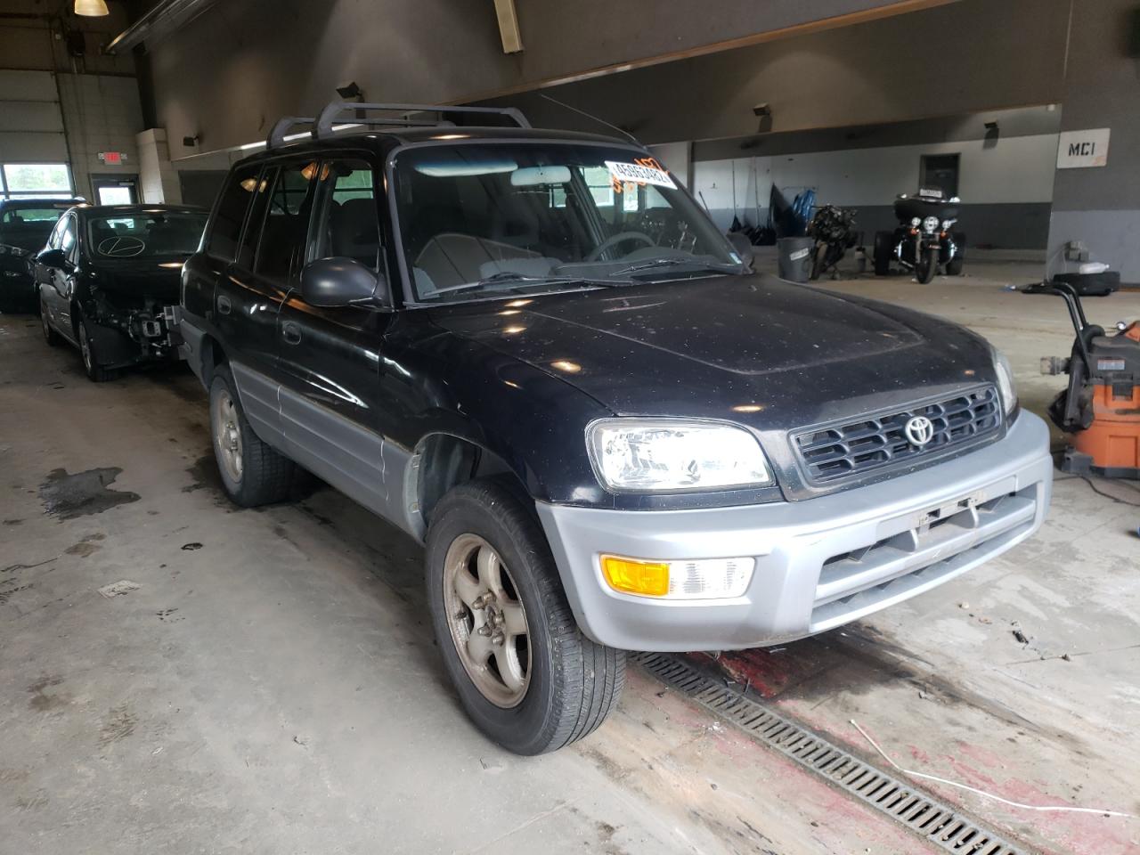 TOYOTA RAV4 1998 with VIN JT3HP10V1W0183194 - Photo from auction