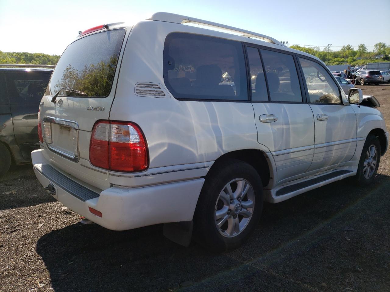 Photo 4 from auction – 2003 LEXUS LX 470 with VIN JTJHT00W933527789