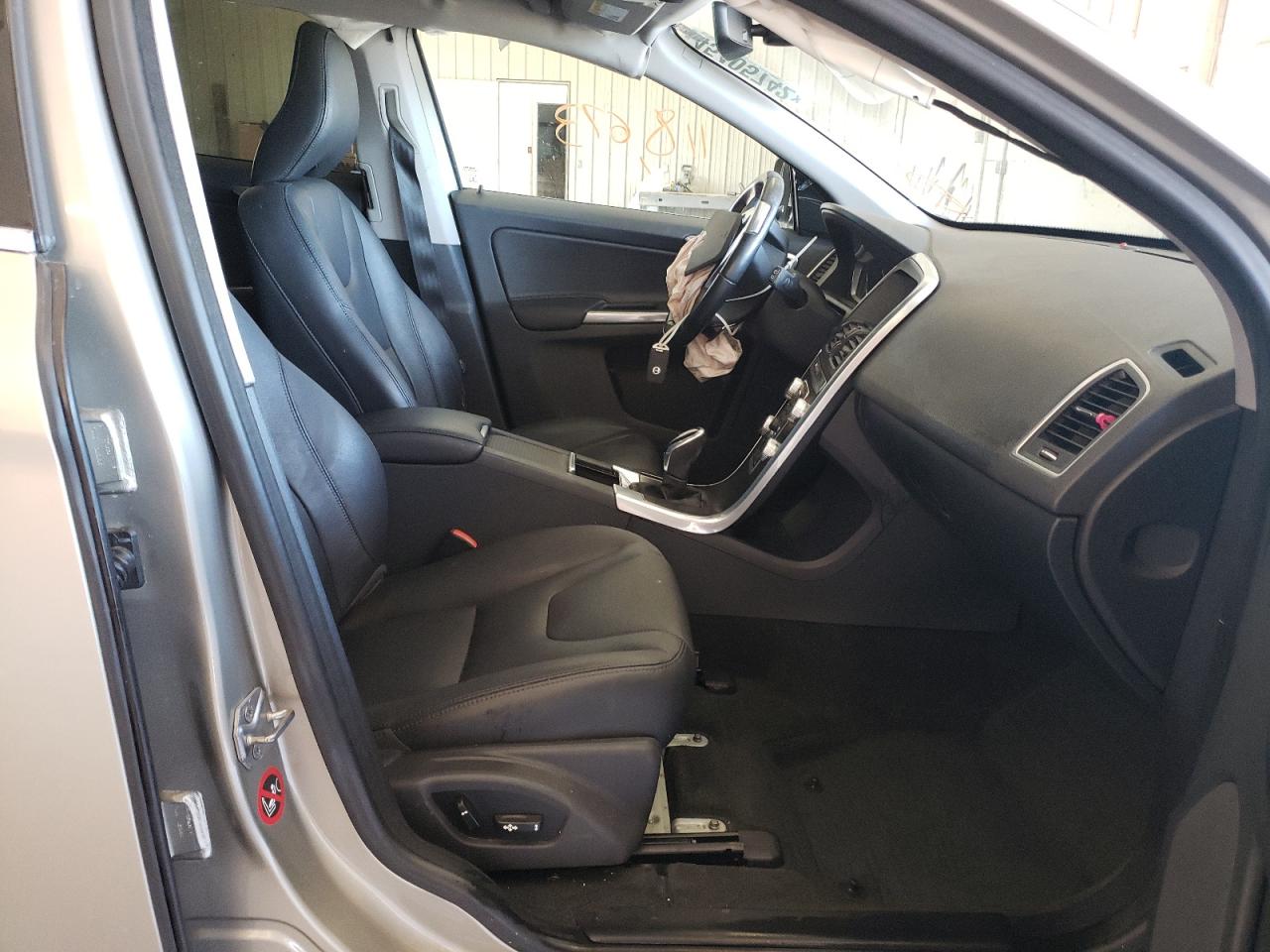 Photo 5 from auction – 2015 VOLVO XC60 T6 PR with VIN YV4902RK2F2728100