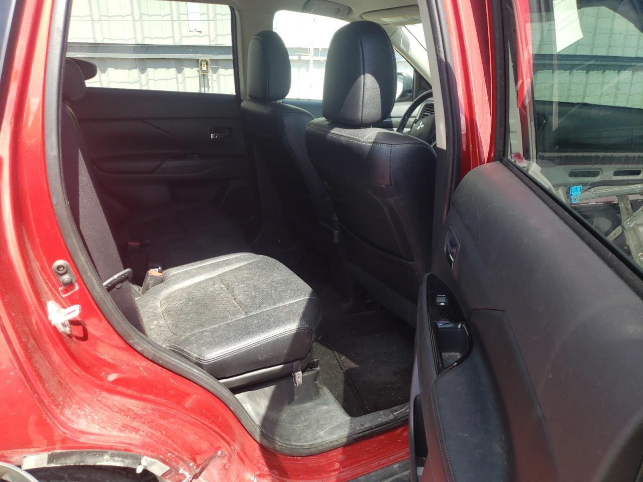 Photo 6 from auction – 2016 MITSUBISHI OUTLANDER with VIN JA4AZ3A32GZ007102