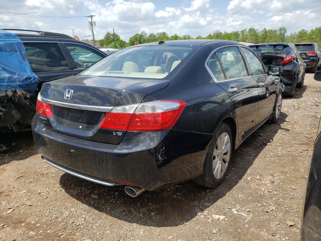 Photo 4 from auction – 2013 HONDA ACCORD EXL with VIN 1HGCR3F80DA022079