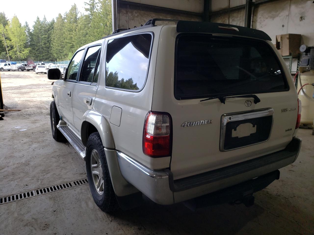 Photo 3 from auction – 2002 TOYOTA 4RUNNER SR with VIN JT3HN86R420386096