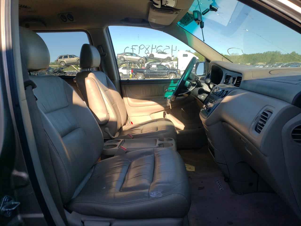 Photo 5 from auction – 2004 HONDA ODYSSEY EX with VIN 5FNRL18024B068011