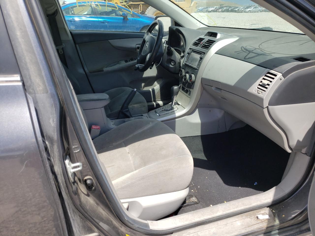 Photo 5 from auction – 2013 TOYOTA COROLLA with VIN 5YFBU4EE8DP137238