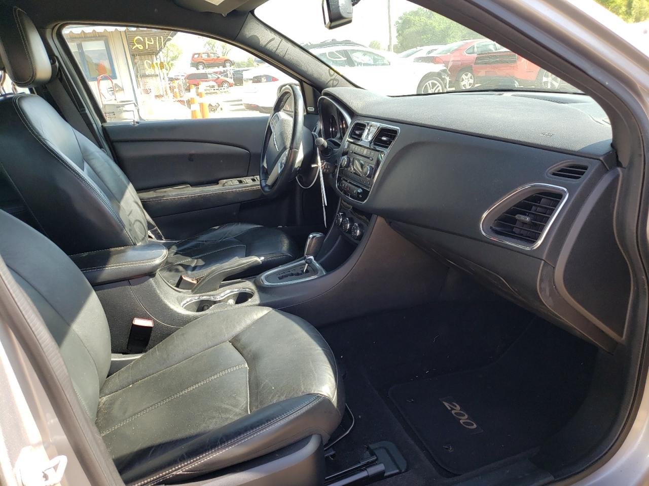 Photo 5 from auction – 2013 CHRYSLER 200 LIMITE with VIN 1C3CCBCG8DN583228