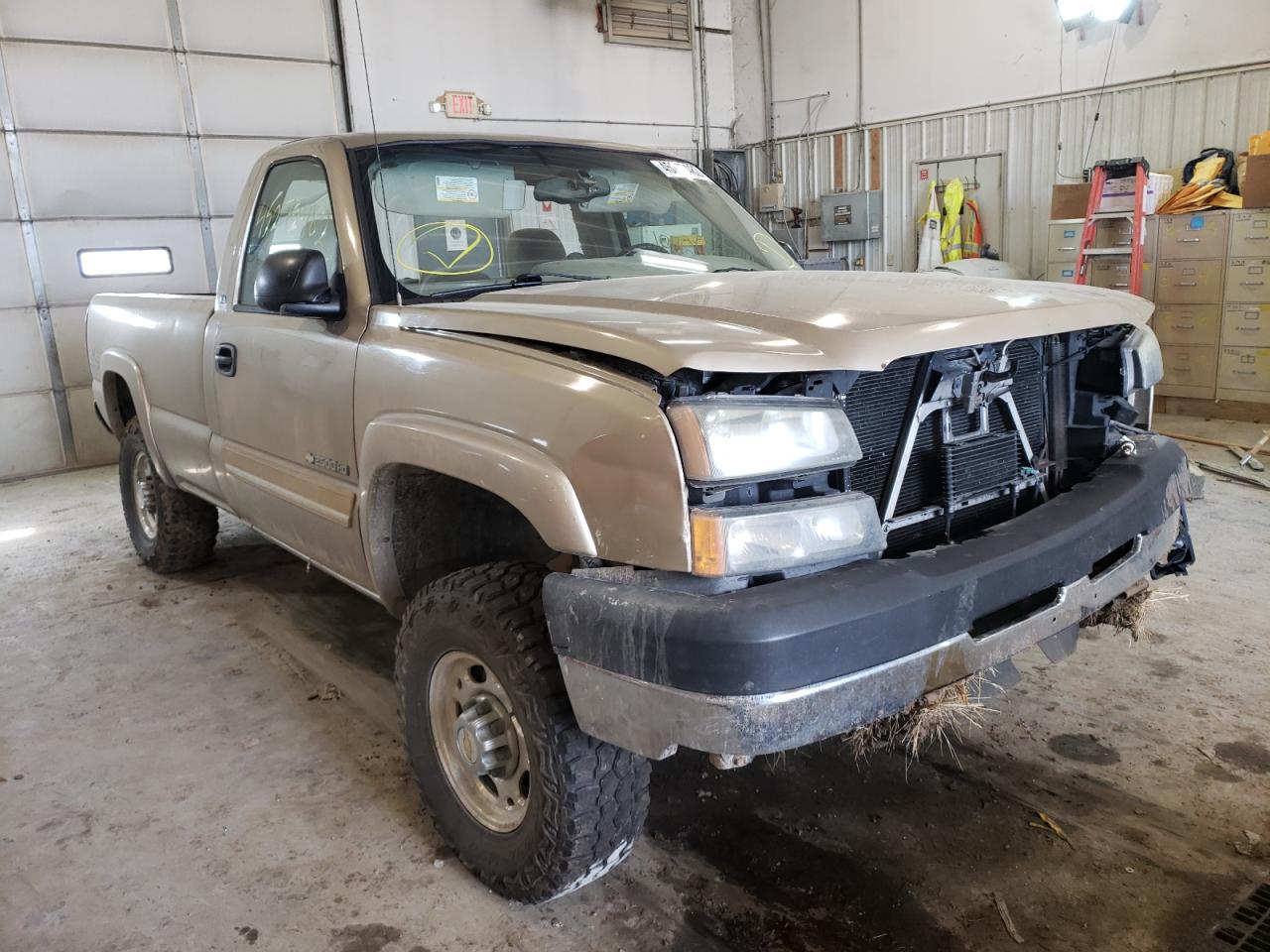 CHEVROLET SILVERADO 2004 with VIN 1GCHK24U84E124113 - Photo from auction