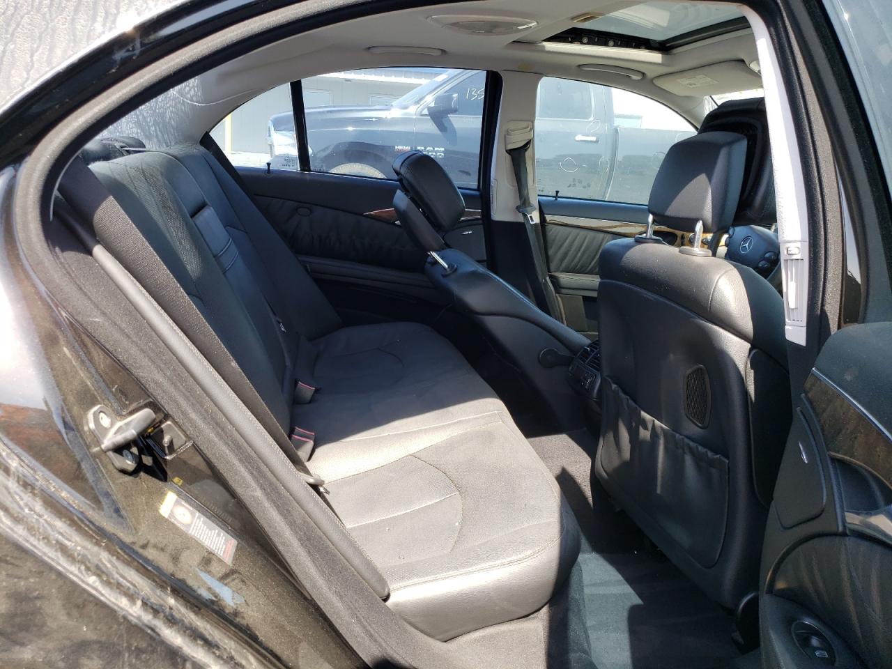 Photo 6 from auction – 2007 MERCEDES-BENZ E 550 with VIN WDBUF72X57A981903