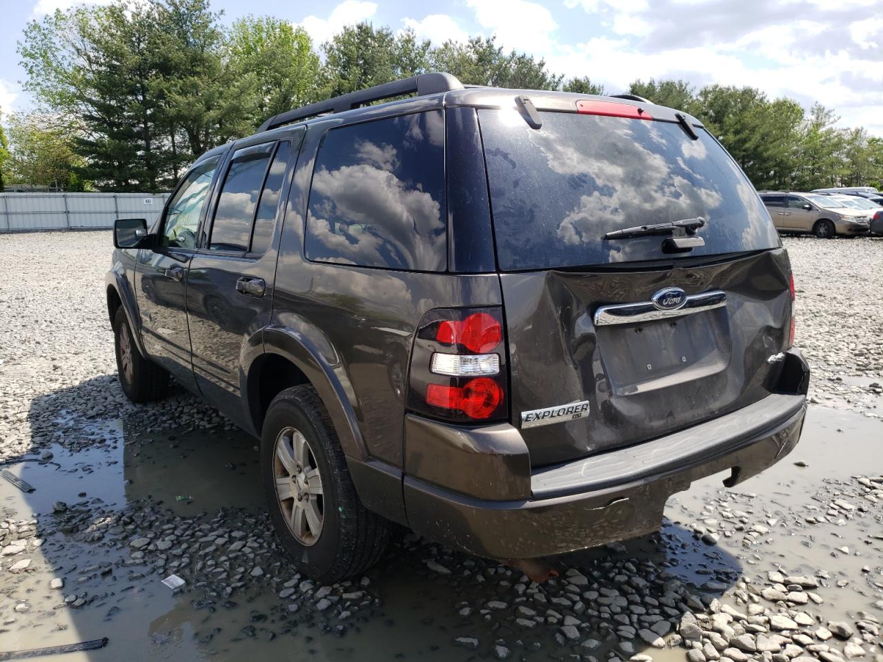 Photo 3 from auction – 2008 FORD EXPLORER X with VIN 1FMEU73E78UB35695