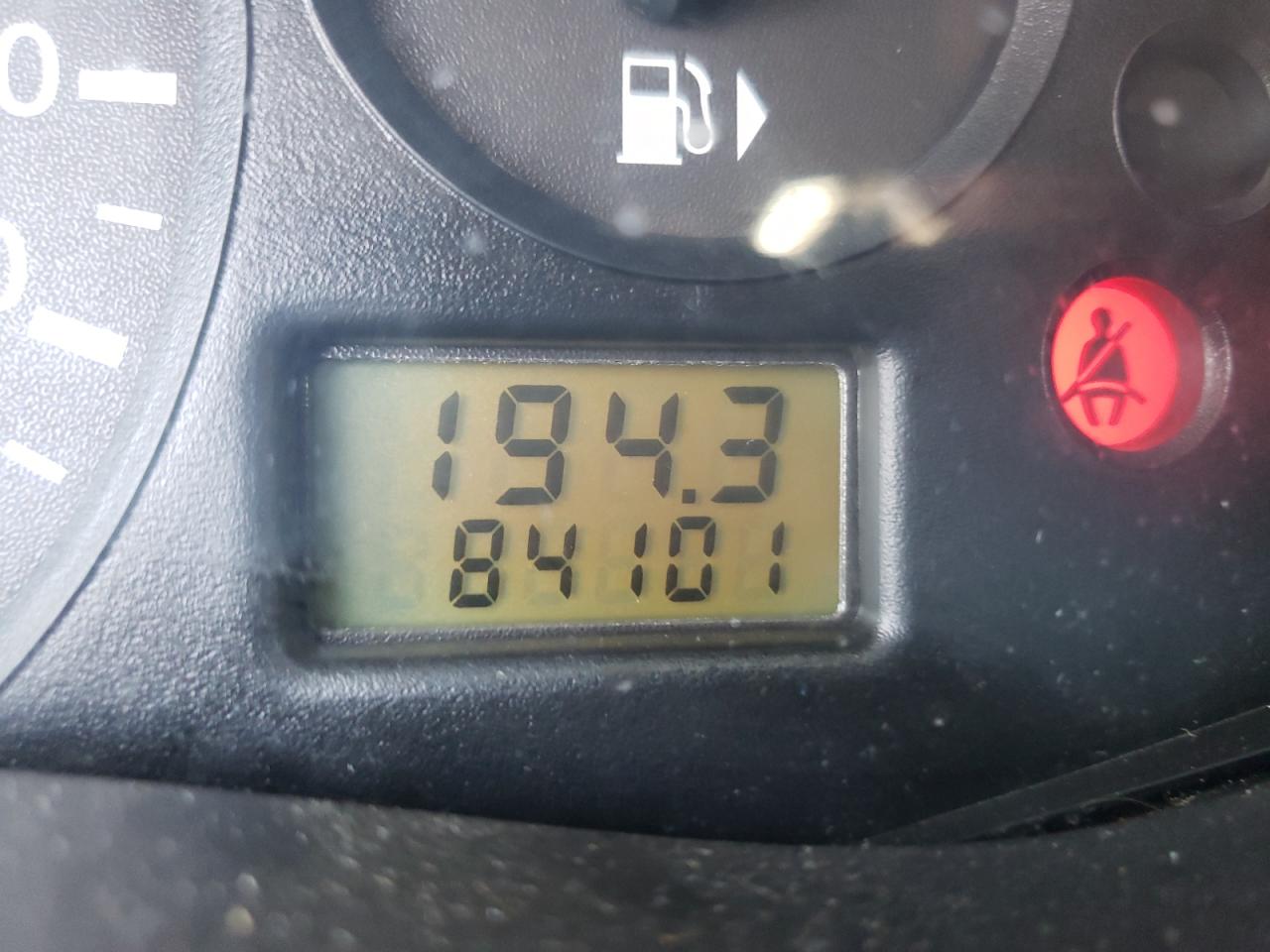 Photo 12 from auction – 2001 FORD FOCUS LX with VIN 1FAFP33PX1W198834
