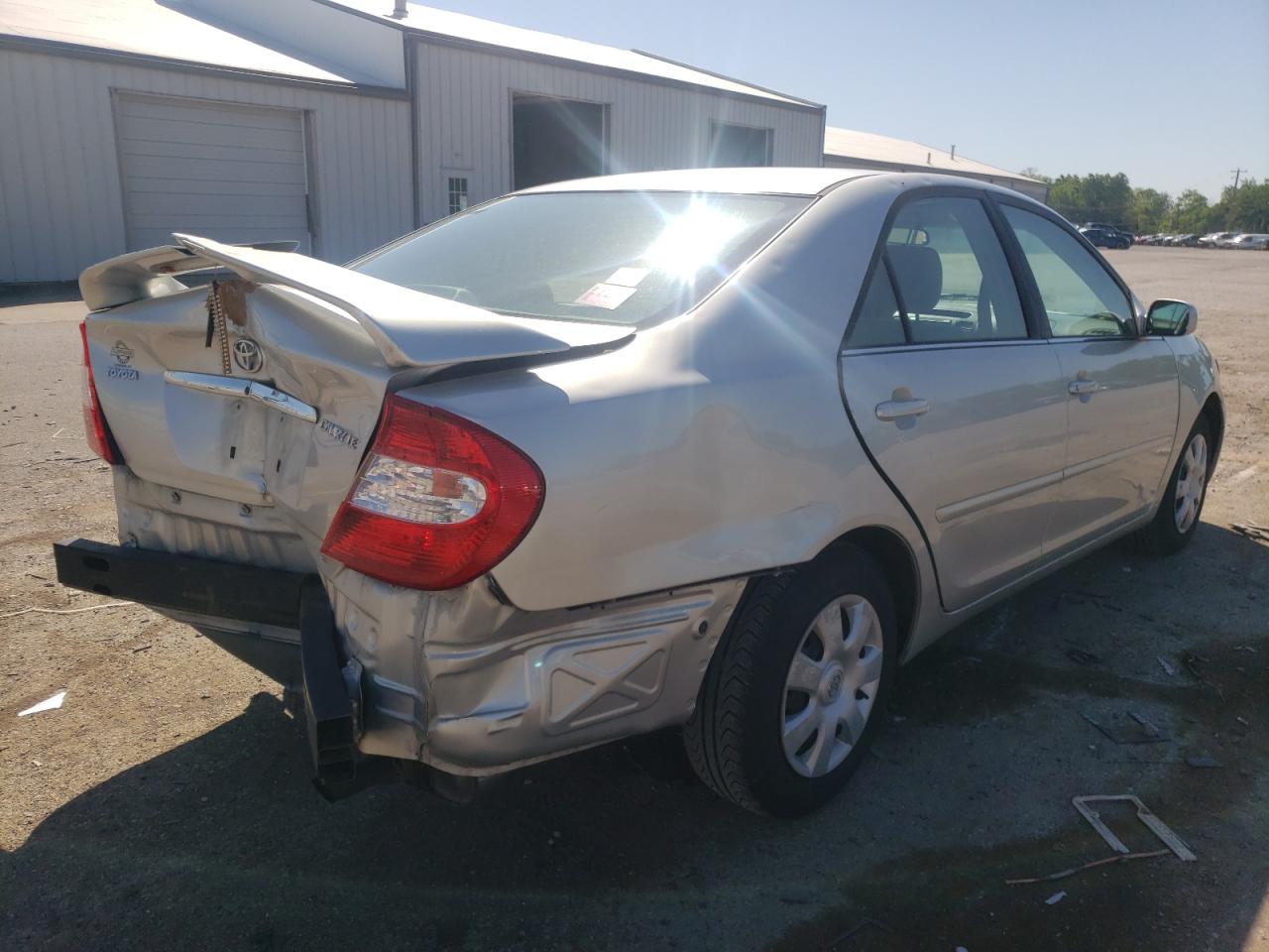 Photo 4 from auction – 2004 TOYOTA CAMRY LE with VIN 4T1BE32KX4U863795