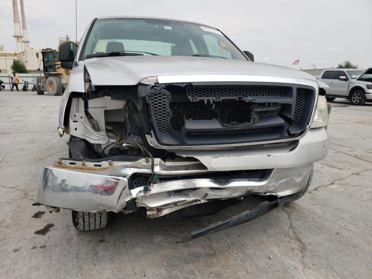Photo 9 from auction – 2004 FORD F150 with VIN 1FTRX12W84NB05078