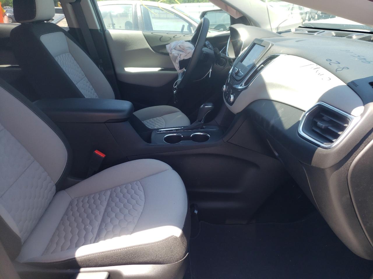 Photo 5 from auction – 2021 CHEVROLET EQUINOX with VIN 2GNAXFEV3M6162023
