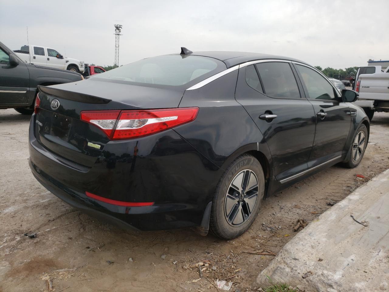 Photo 4 from auction – 2013 KIA OPTIMA HYB with VIN KNAGM4AD8D5038173