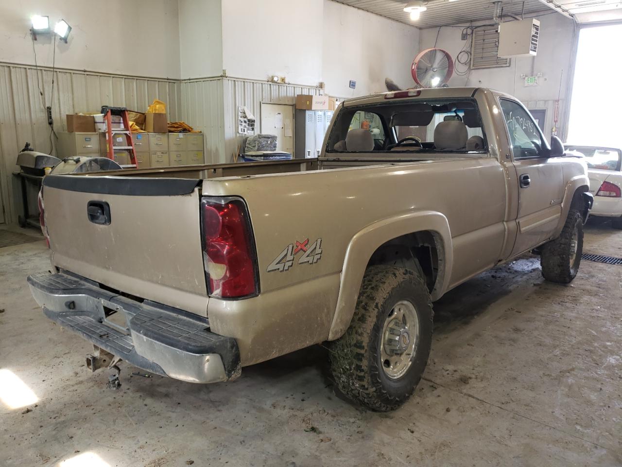 Photo 4 from auction – 2004 CHEVROLET SILVERADO with VIN 1GCHK24U84E124113