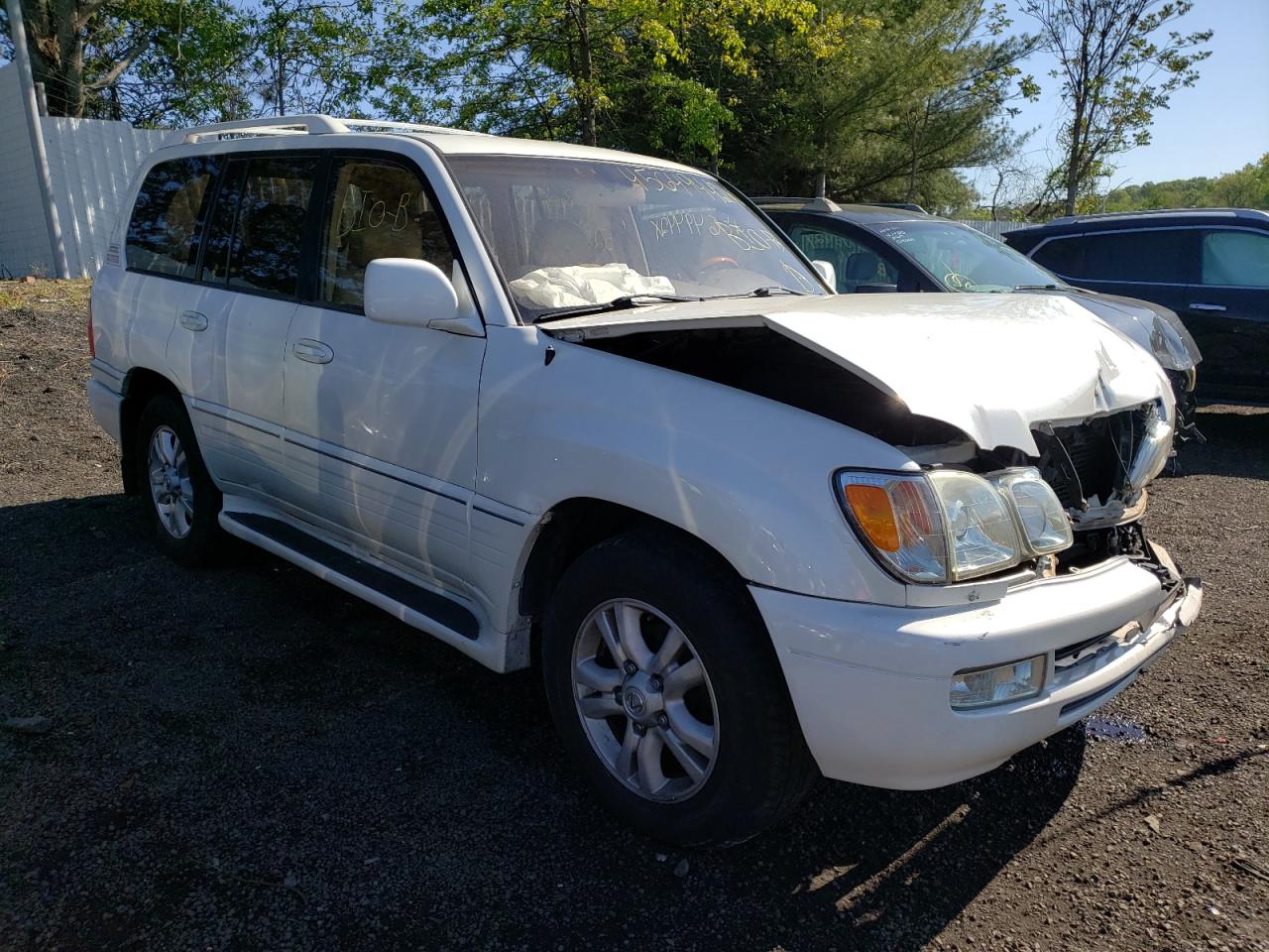LEXUS LX 470 2003 with VIN JTJHT00W933527789 - Photo from auction