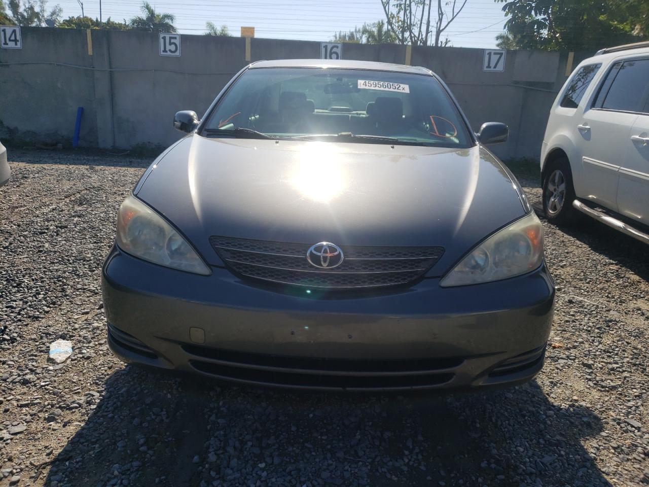 Photo 9 from auction – 2002 TOYOTA CAMRY with VIN JTDBE32K120117082