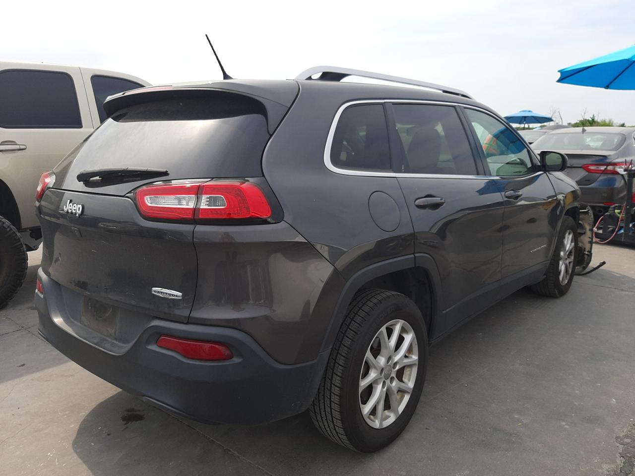 Photo 4 from auction – 2015 JEEP CHEROKEE L with VIN 1C4PJLCBXFW782596