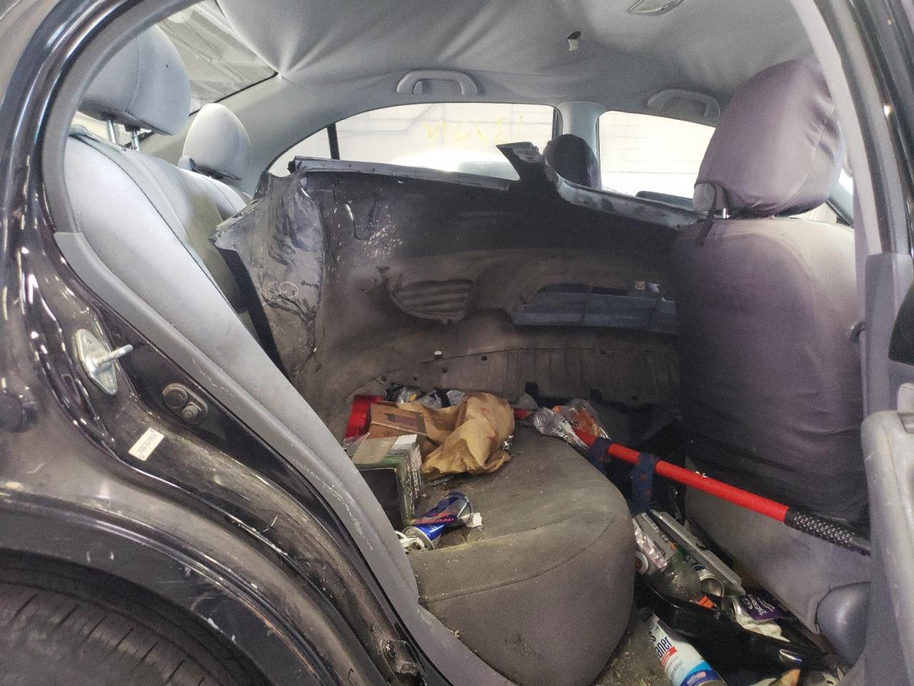 Photo 6 from auction – 2005 HONDA CIVIC LX with VIN 2HGES16555H596154