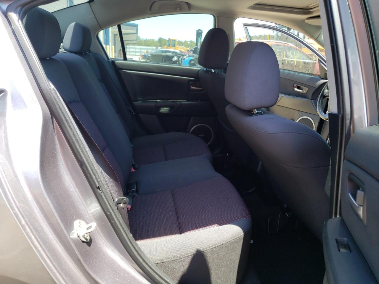 Photo 6 from auction – 2005 MAZDA 3 S with VIN JM1BK123751273230