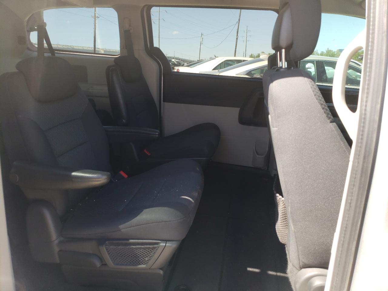 Photo 6 from auction – 2010 DODGE GRAND CARA with VIN 2D4RN5D15AR288486