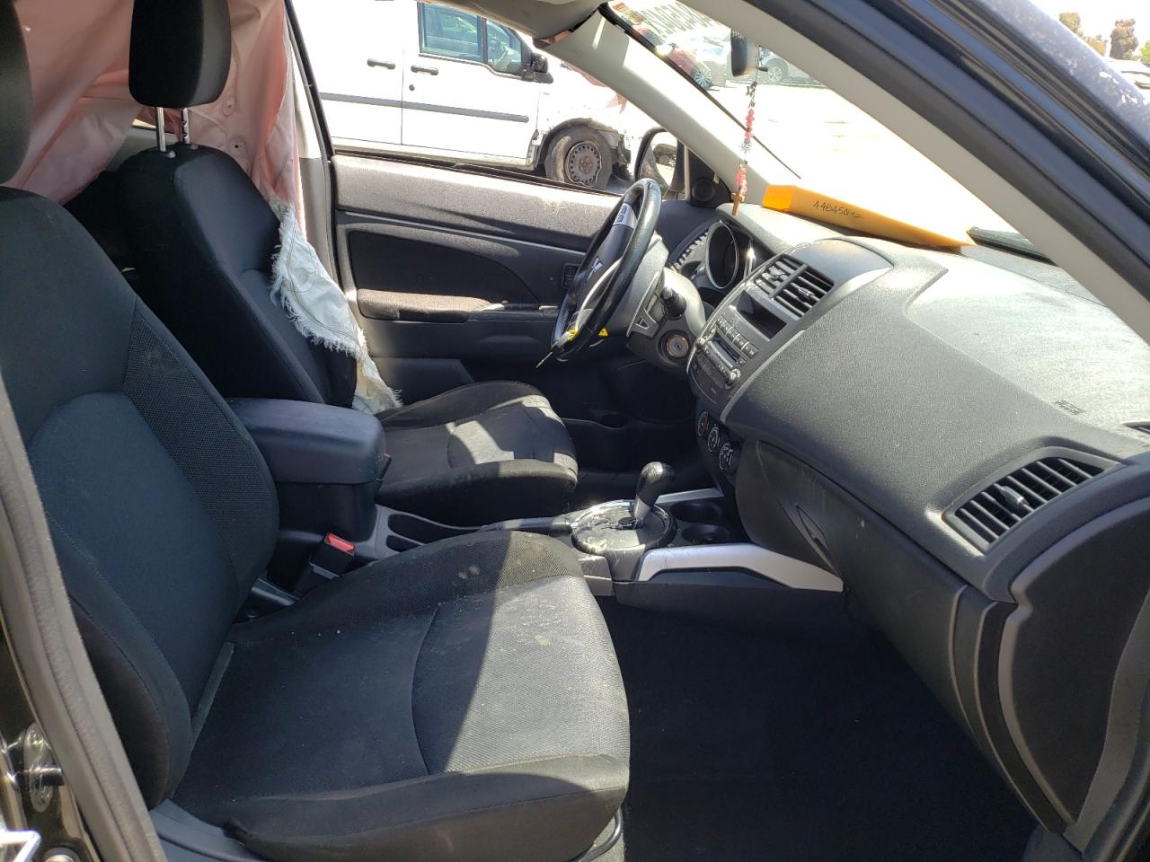 Photo 5 from auction – 2012 MITSUBISHI OUTLANDER with VIN JA4AP3AUXCZ011391