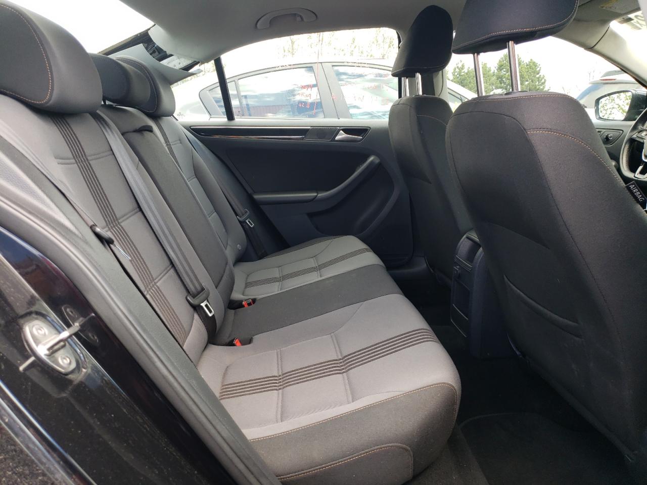 Photo 6 from auction – 2017 VOLKSWAGEN JETTA SE with VIN 3VWDB7AJ3HM267098