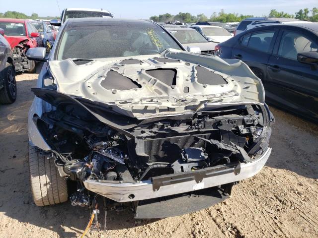 Photo 9 from auction – 2018 GENESIS G80 BASE with VIN KMHGN4JE3JU253224