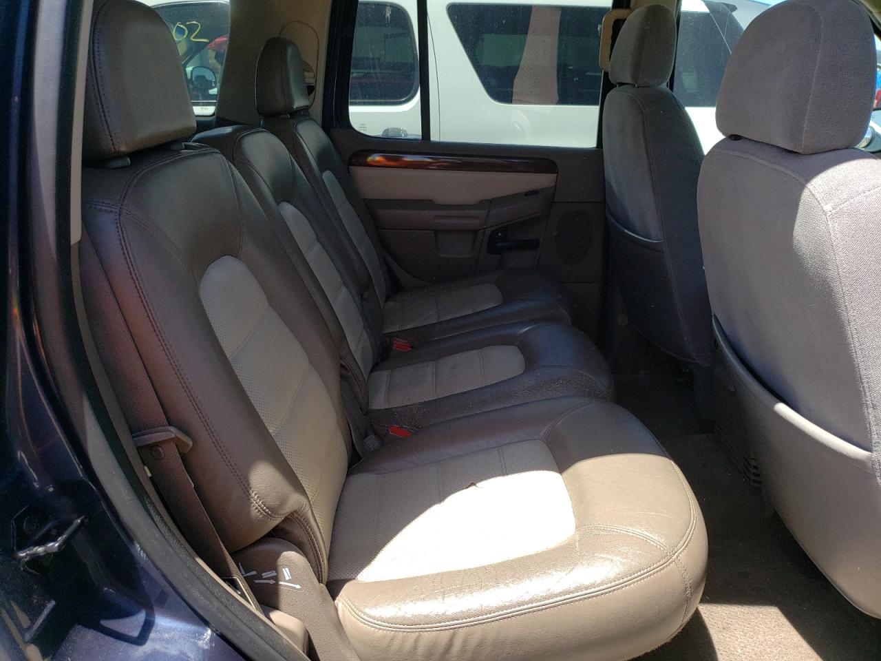 Photo 6 from auction – 2002 FORD EXPLORER E with VIN 1FMDU74E92UA03622